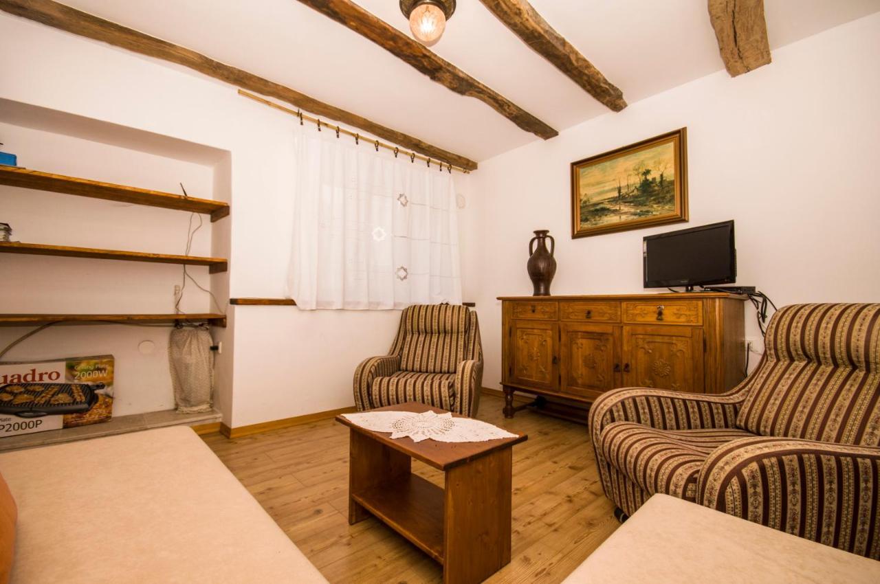 פאזין Holiday Home Trostova Kuca מראה חיצוני תמונה