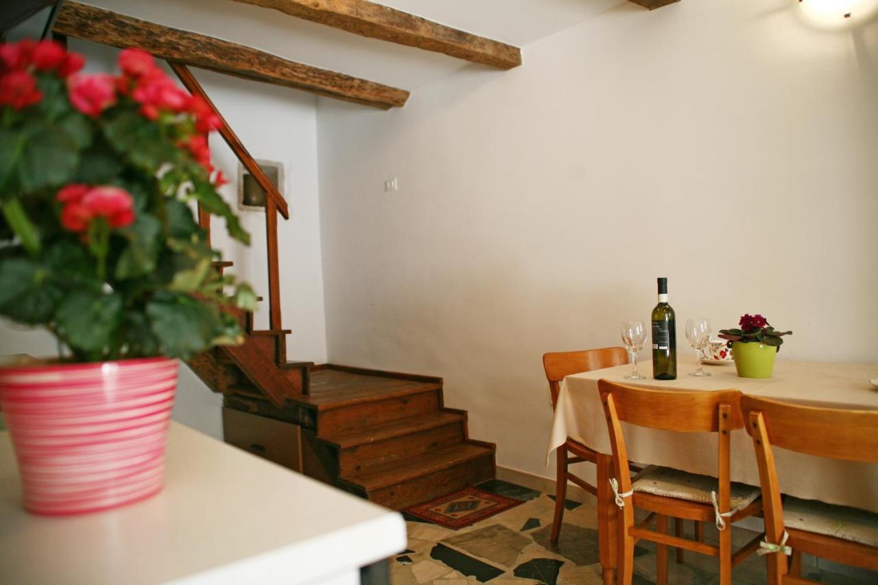פאזין Holiday Home Trostova Kuca מראה חיצוני תמונה
